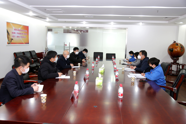 鄭州銀行洛陽分行行長田煒、副行長金昱一行到萬基控股集團調研